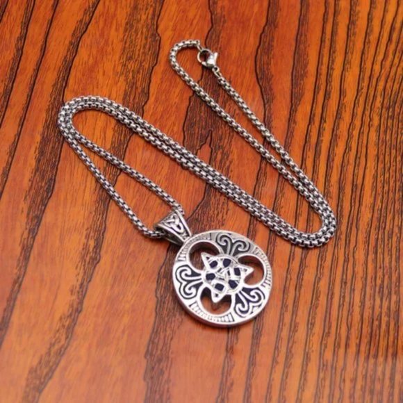 New! Stainless Steel Celtic Knot 2-Sided Pendant Necklace Box Chain - Picture 4 of 6